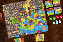 Load image into Gallery viewer, Isle of Cats Race To The Raft Board Game