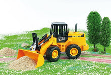 Load image into Gallery viewer, Bruder Articulated Road Loader FR130 Construction