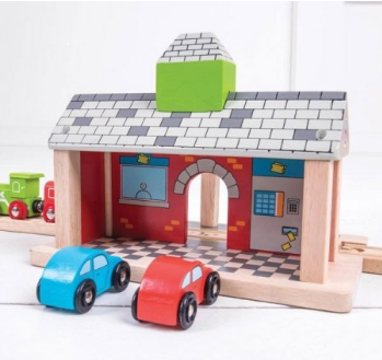 Bigjigs Toys Rail Railway Station Train