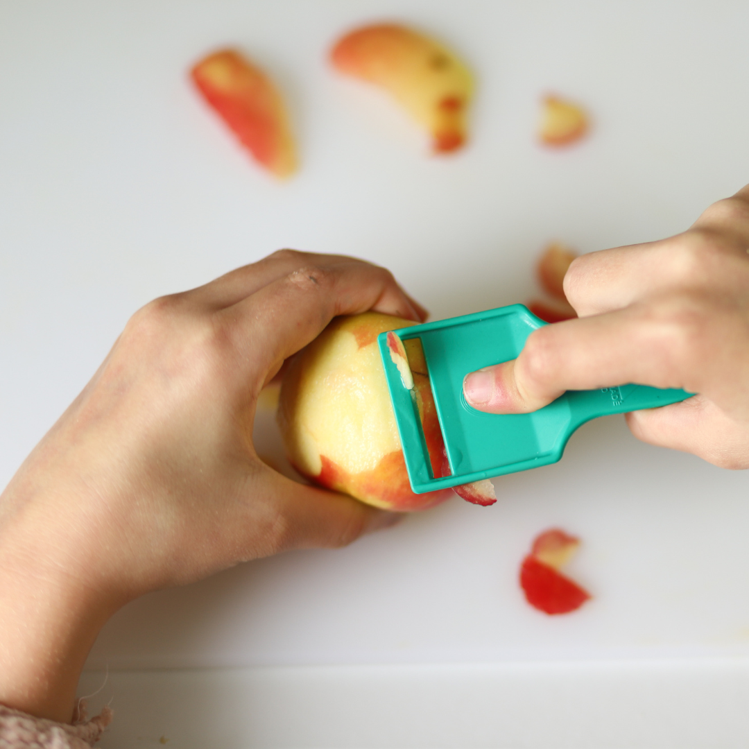Safety Food Peeler Learning Aid