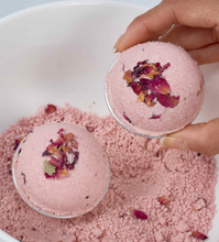 Load image into Gallery viewer, Heebie Jeebies Bath Bomb Rose Petals
