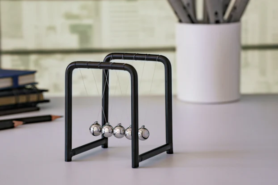 Heebie Jeebies Geek Culture Newtons Cradle 9cm