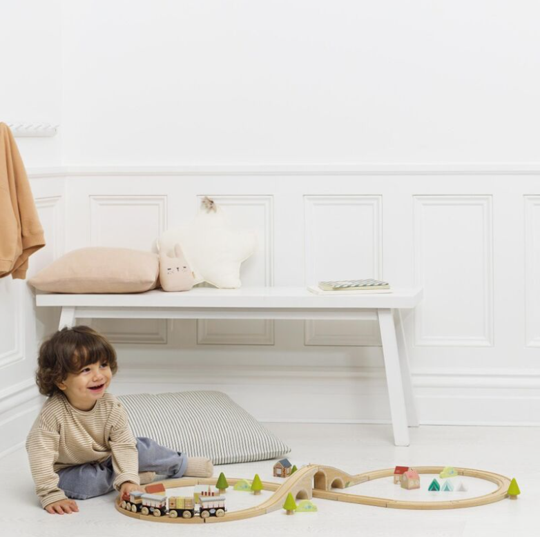 Le Toy Van Figure of Eight Train Set 49pc