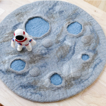 Load image into Gallery viewer, Tara Treasures Felt Moon Crater with Astronaut Playscape
