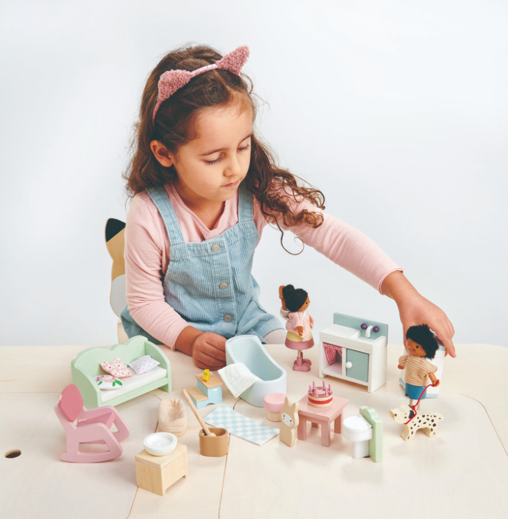 Le Toy Van Wooden Countryside Starter Furniture Set 24pc