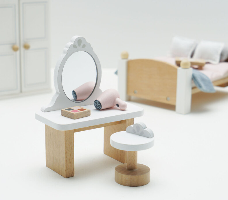 Le Toy Van Daisylane Master Bedroom Set