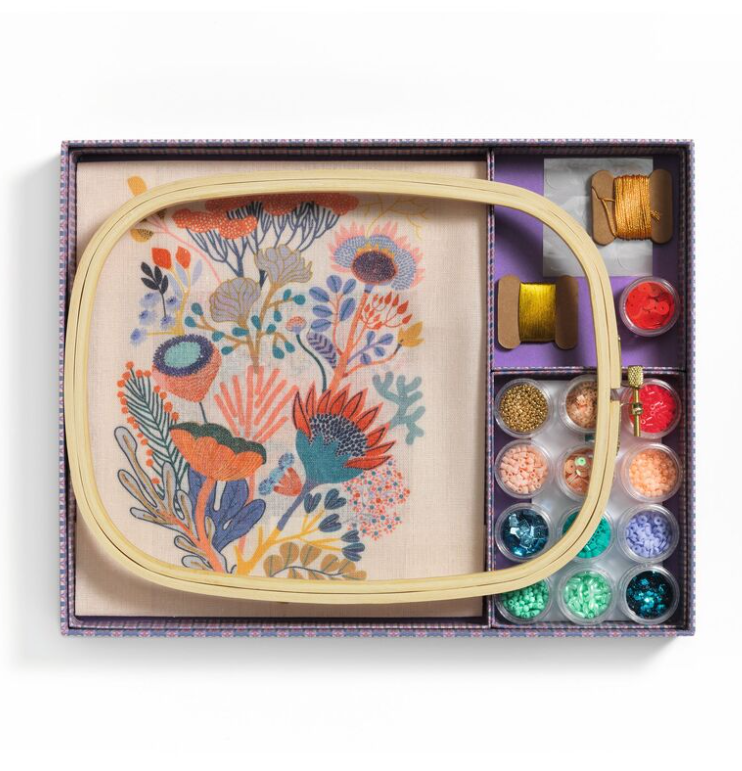 Djeco Atelier 58 Floral Beadwork Embroidery Kit