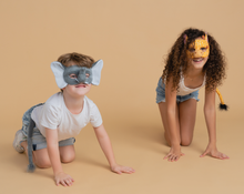 Load image into Gallery viewer, Sweida&#39;s Little Safari Deluxe Animal Mask &amp; Tail Set - Giraffe

