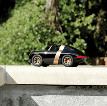 Load image into Gallery viewer, Playforever Luft Crow toy car
