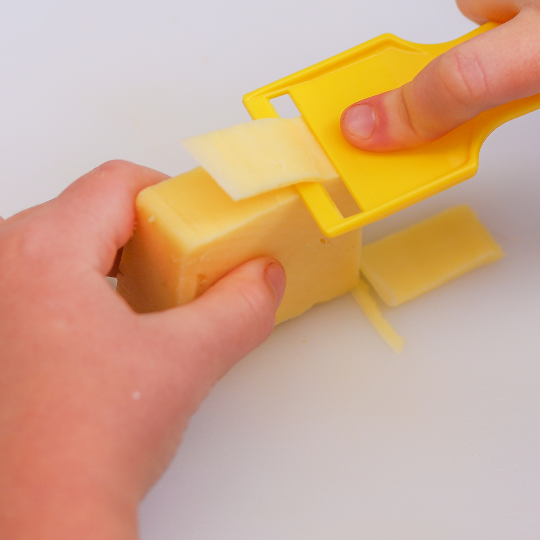 Safety Food Peeler Learning Aid