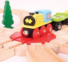 Load image into Gallery viewer, Bigjigs Toys Rail 8 Way Turntable
