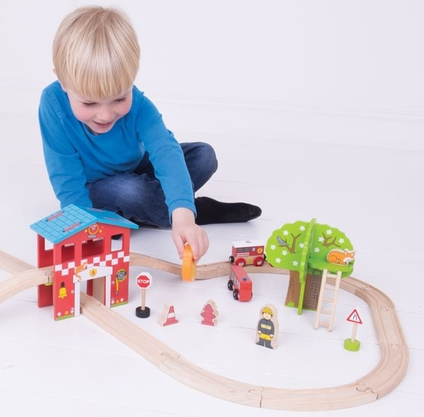 Bigjigs Toys Rail Fire Station Train Set Train