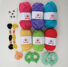 Load image into Gallery viewer, Buttonbag PomPom Making Kit Suitcase
